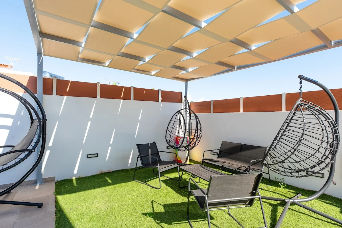 GREEN-01-·-AeroHill-Suites-Near-Athens-Airport-4