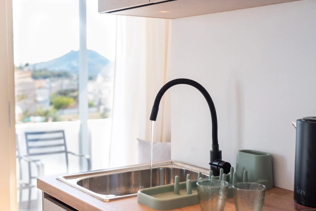 GREEN-02-·-AeroHill-Suites-Near-Athens-Airport-6