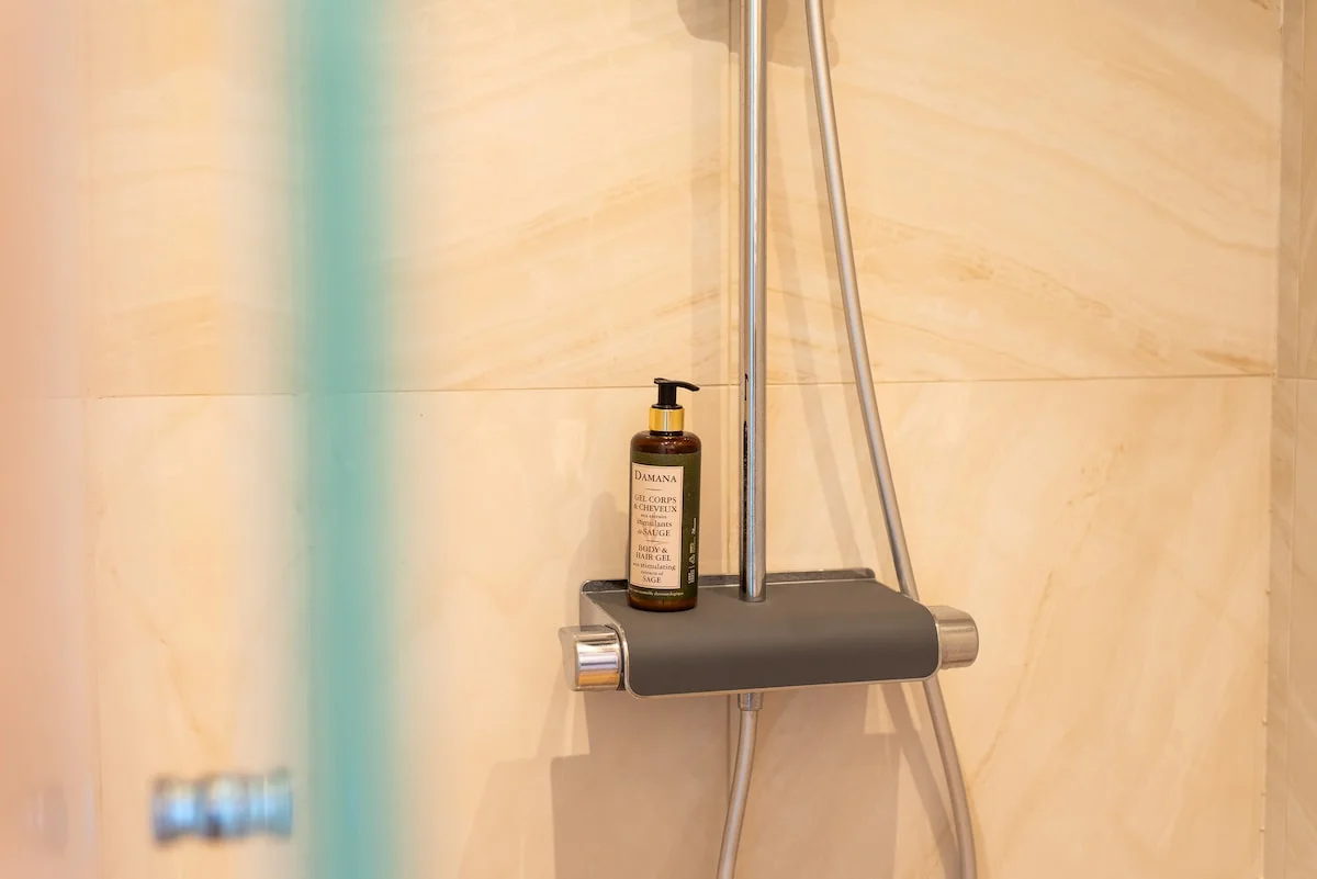 GREEN-03-·-AeroHill-Suites-Near-Athens-Airport-7